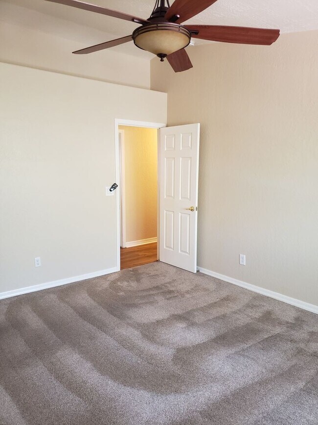 Building Photo - Super Clean 3 Bed / 2 Bath with RV parking