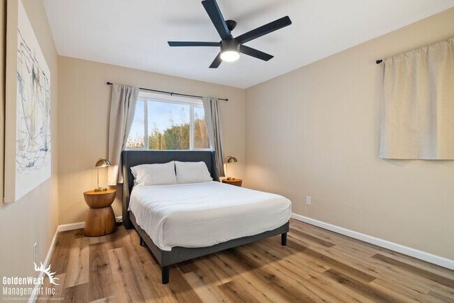 Building Photo - Charming 3Bdm 3Ba Unfurnished Home with Pa...