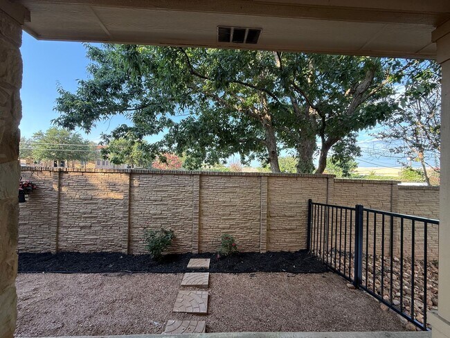 Building Photo - Great 2 Bed 2 Bath Condo!