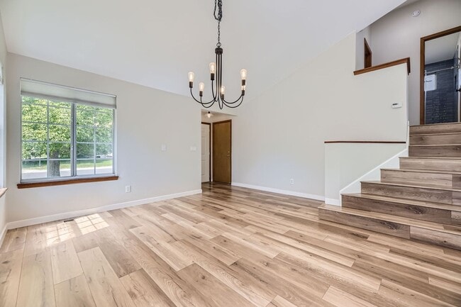 Building Photo - Beautifully Remodeled 3 Bed/2 Bathroom Hom...