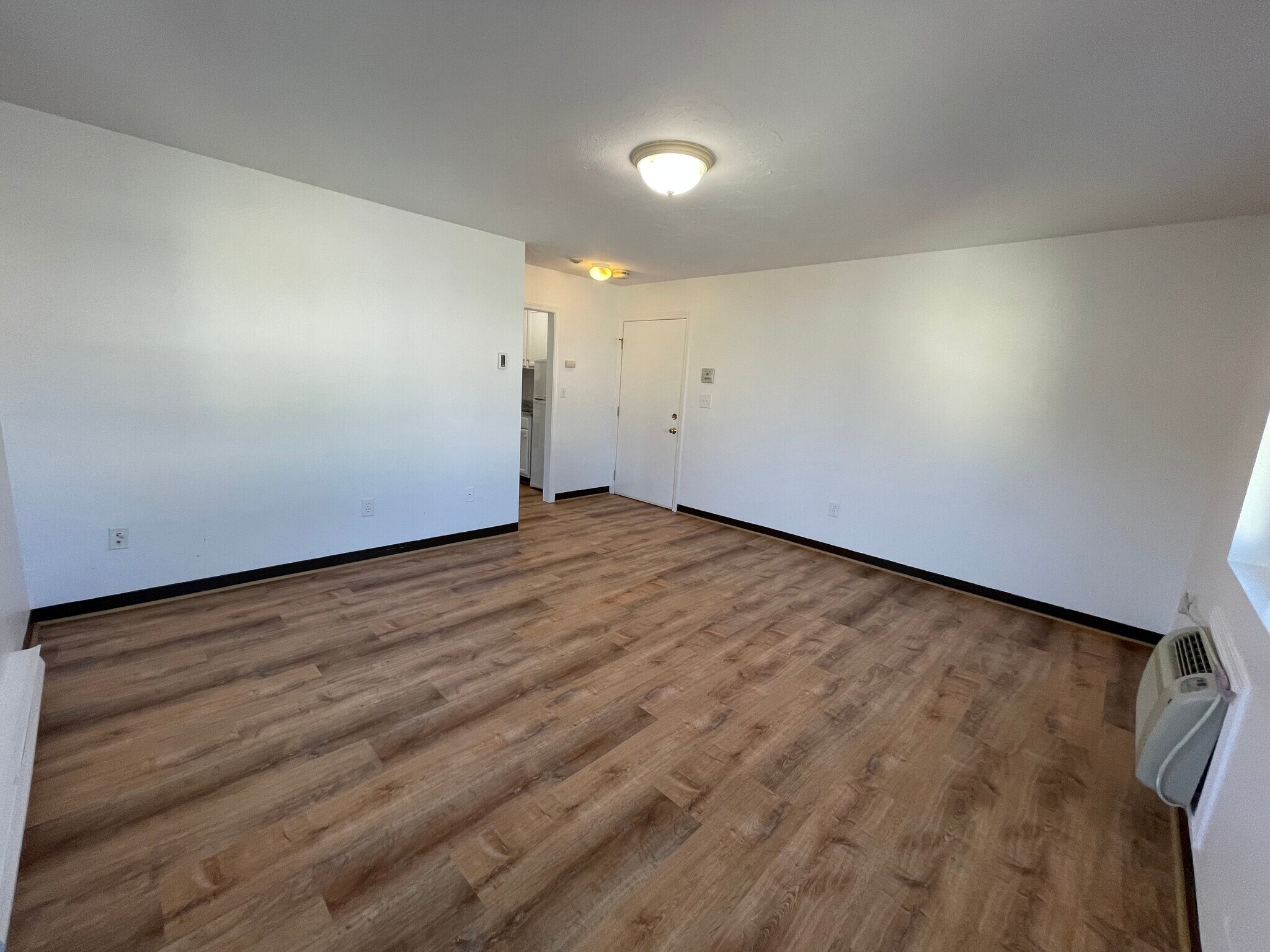 Building Photo - 19 Main St