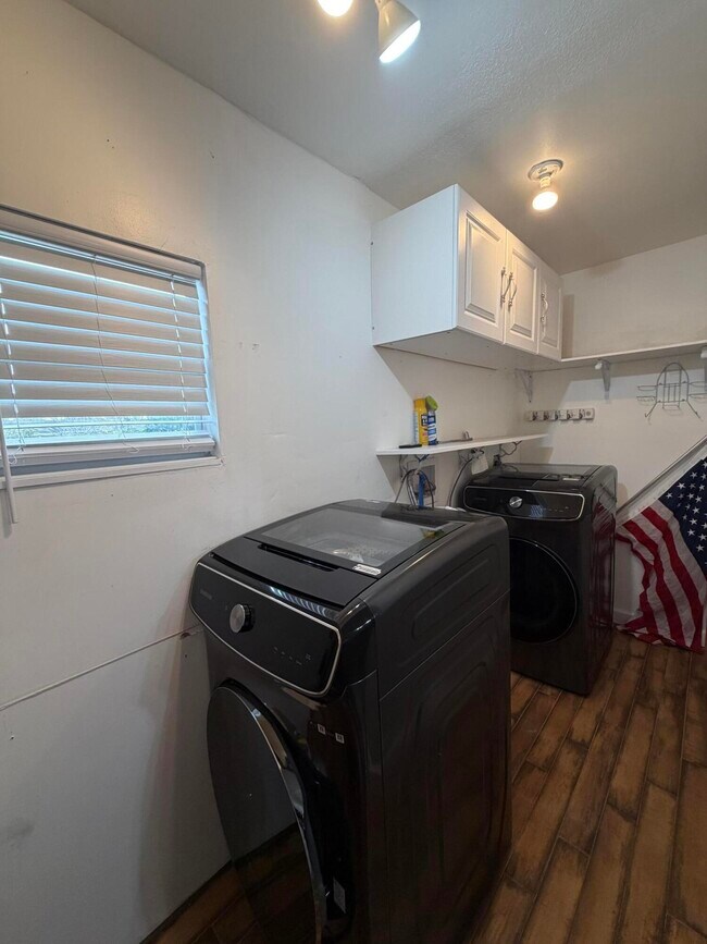 Building Photo - 309 Henthorne Dr