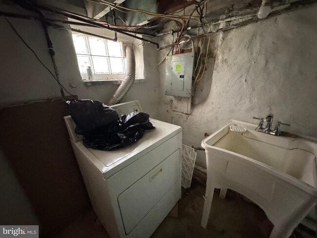 Building Photo - 69 S 7th St