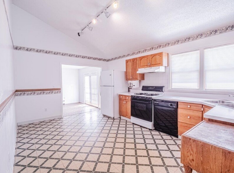 Building Photo - 2355 Buttonwood Ct