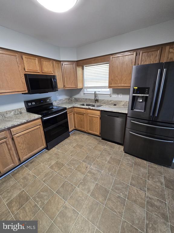 Building Photo - 11753 Tiffen Ct