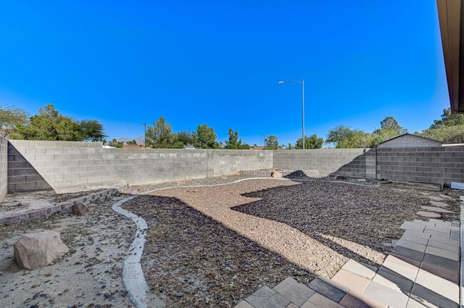 Building Photo - Single Family Home In N Las Vegas