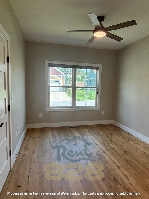 Building Photo - 119 Olde Oak Wy