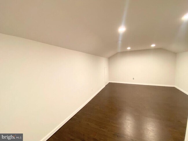 Building Photo - 203 S Snowdon Ct