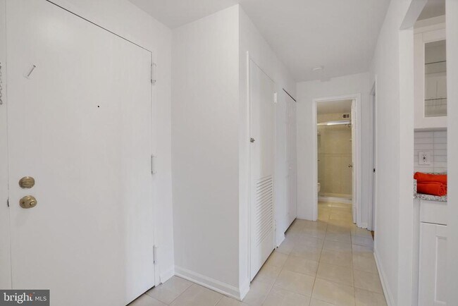 Building Photo - 3101 S Manchester St