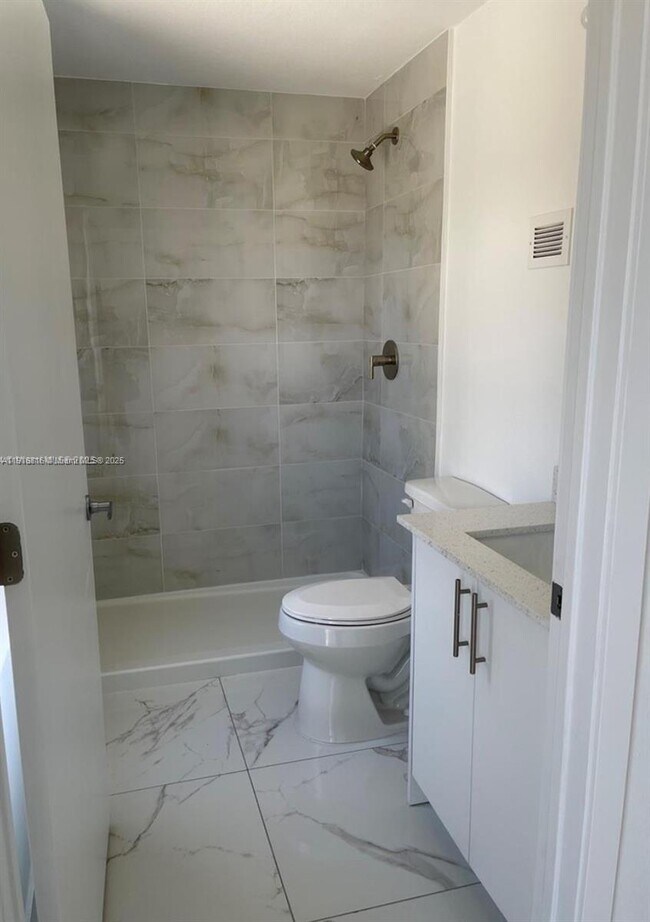 Building Photo - 25842 SW 144th Ave