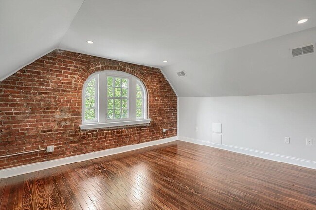 Building Photo - 57 Highwood Terrace