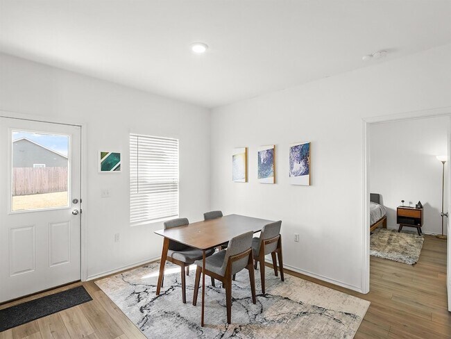 Building Photo - 2729 Louris Ln