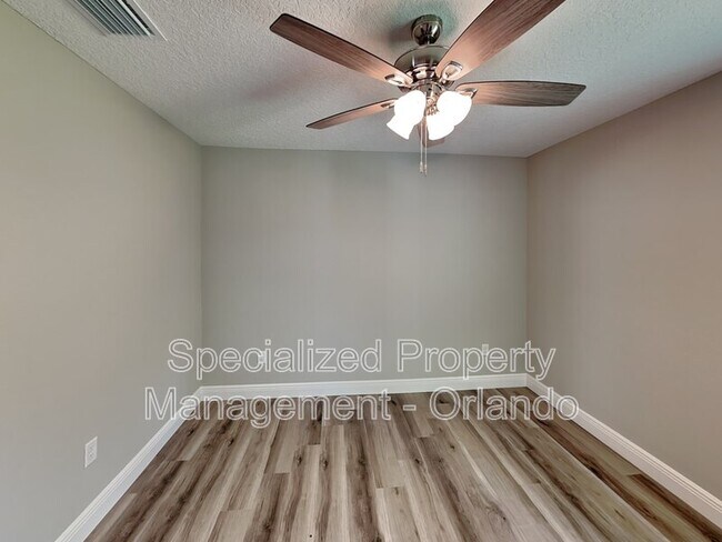 Building Photo - 9399 N Del Rio Way