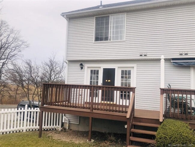 Building Photo - 560 Silver Sands Rd