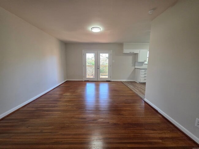 Building Photo - 15 Cliffwood Cir