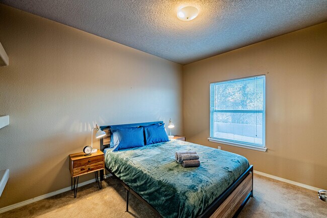 Building Photo - 9719 Calle Chamisa NW