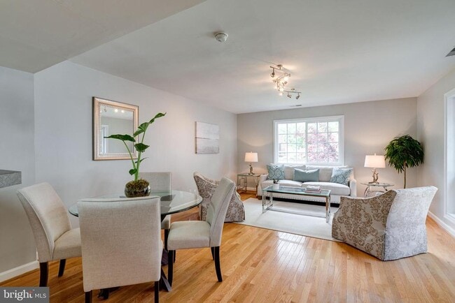 Building Photo - 1617 N Van Dorn St