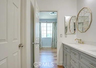 Building Photo - 12683 Palm View Way