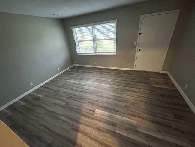 Building Photo - 2709-2711 North Kaster Court