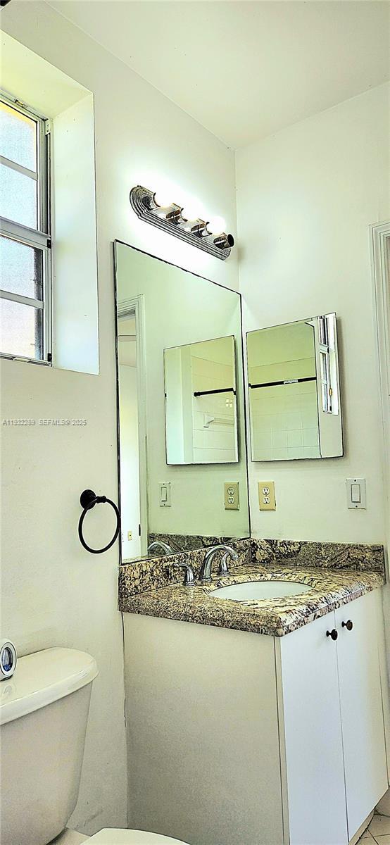 Building Photo - 3350 NE 13th Cir Dr