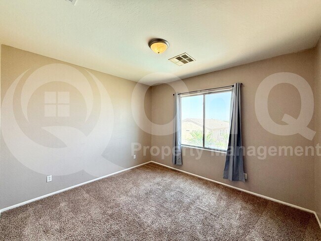 Building Photo - 11434 E Cliffrose Ln