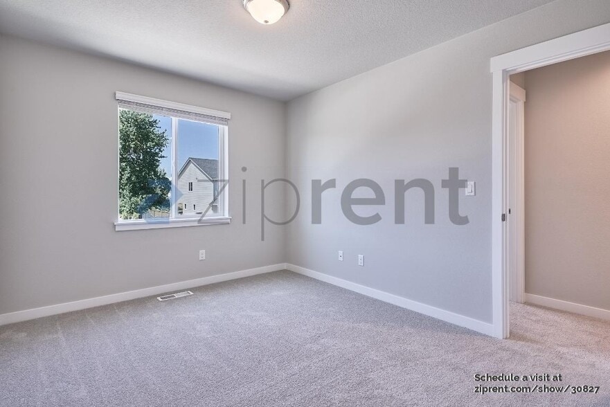 Building Photo - 200 N 87th Pl