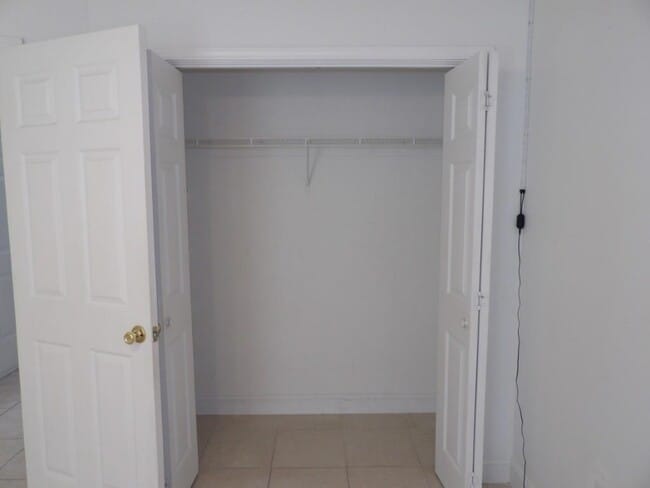 Building Photo - 5040 Capulet Cir