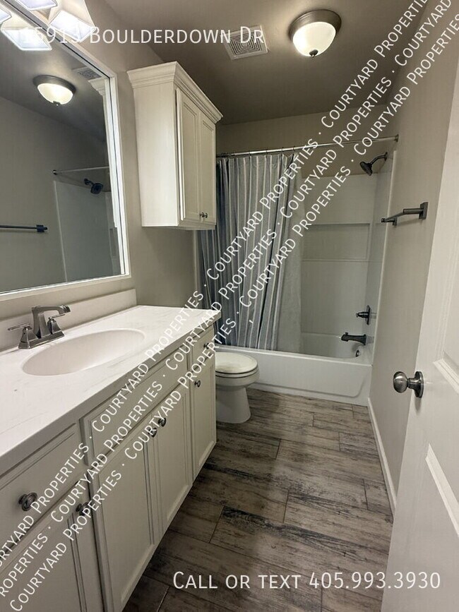 Building Photo - 15913 Boulderdown Dr