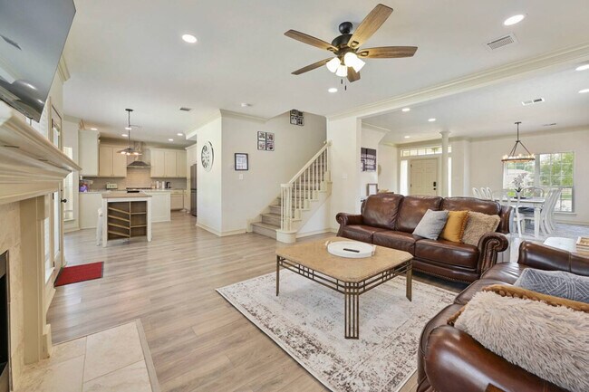 Building Photo - 6206 Cromwell Ct