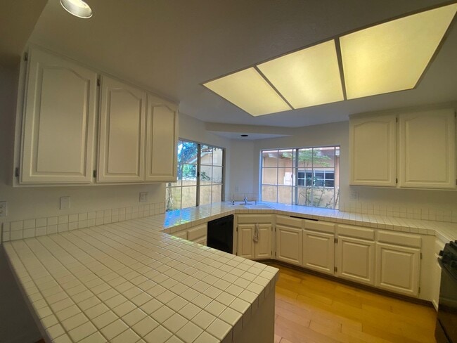 Building Photo - Walking Distance to Girsh Park - 3+2.5 COND - 2 CAR GARAGE - Pool - Hot Tub