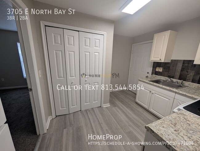 Building Photo - 3705 E North Bay St