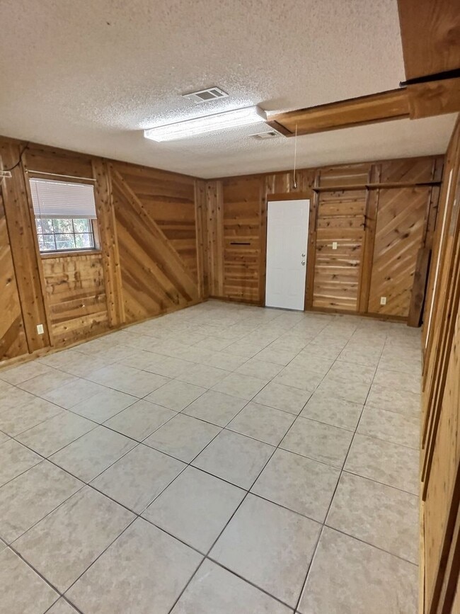 Building Photo - 3 BD 2 BA Home in the Ocean Springs School District