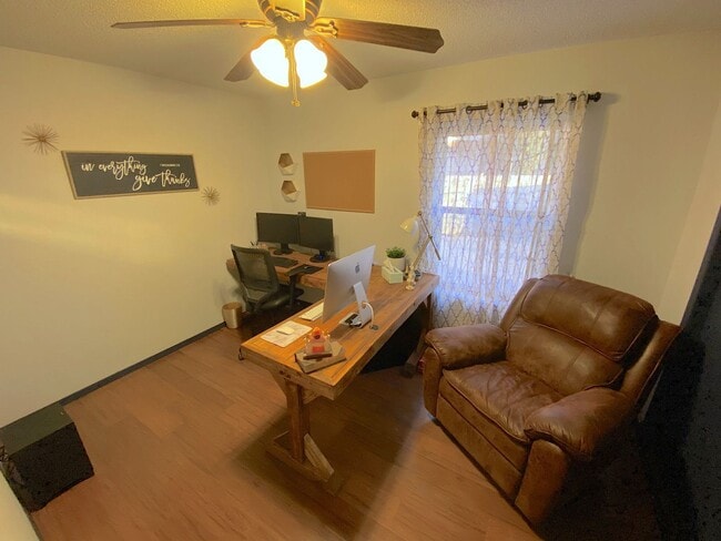 Building Photo - East El Paso 4 bed Refrig A/C!