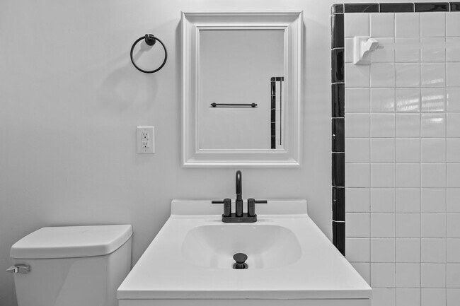Building Photo - Newly Renovated Ranch Home In SE Raleigh! Pet Friendly!