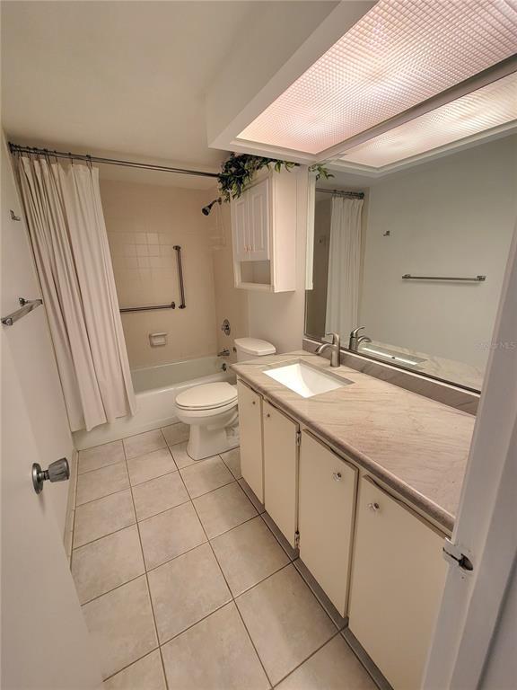 Building Photo - 2615 Cove Cay Dr