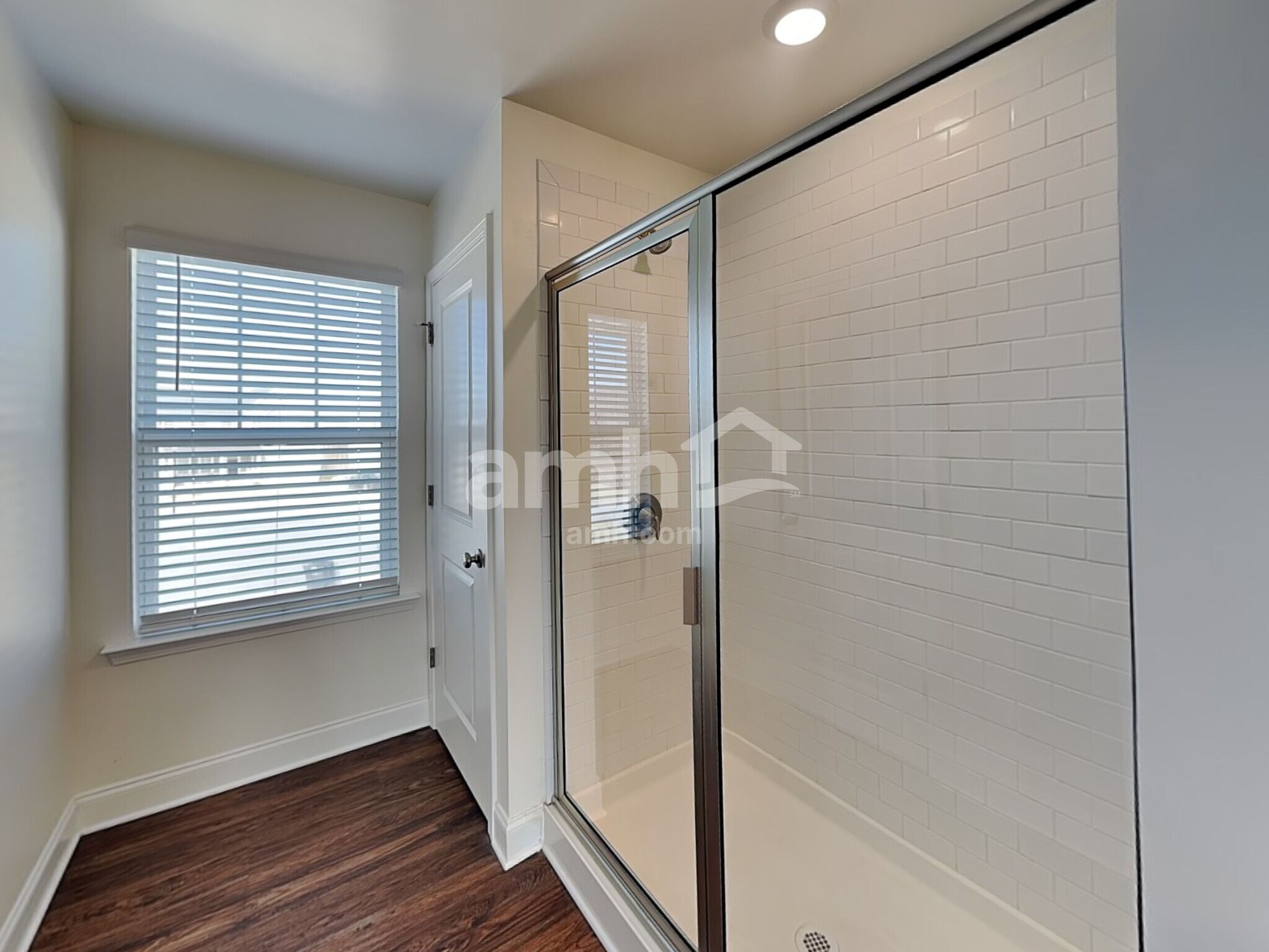 Building Photo - 185 Larragan Dr