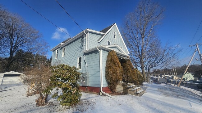 Building Photo - 340 E Main St