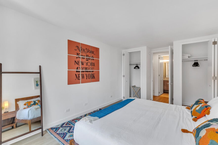Building Photo - 64B W 37th St