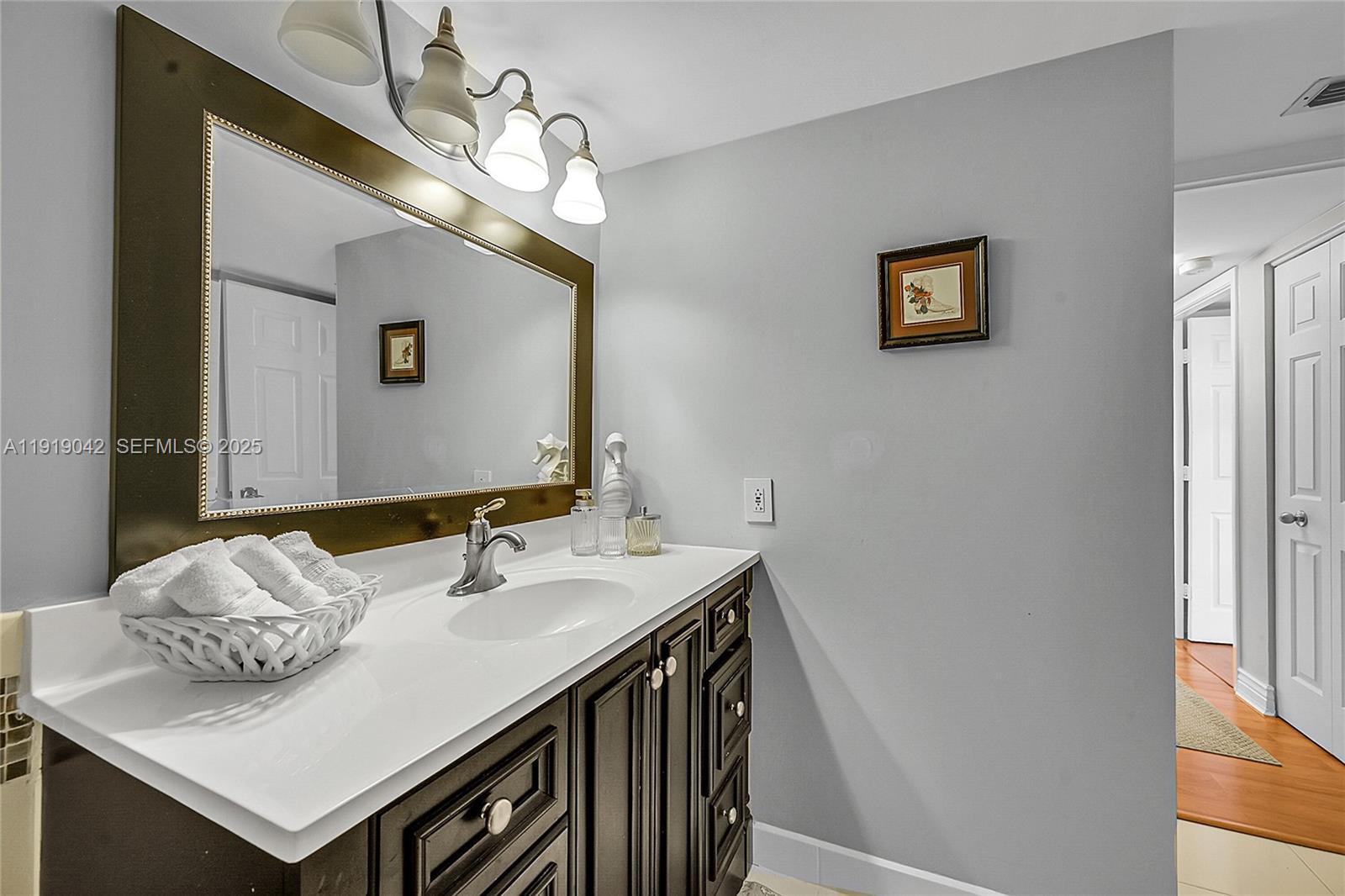 Building Photo - 3200 Port Royale Dr N