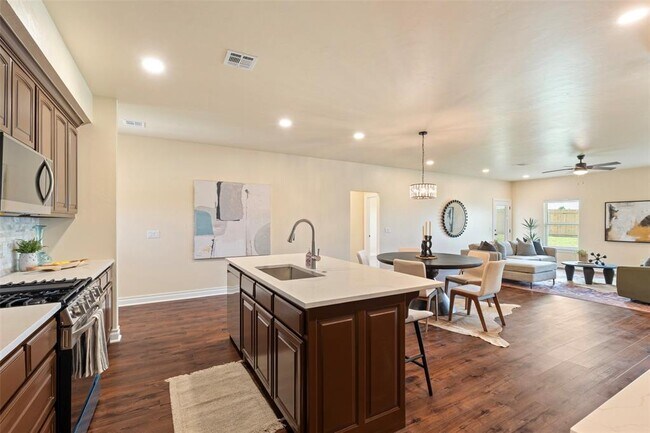 Building Photo - 1504 Sandpiper Ln