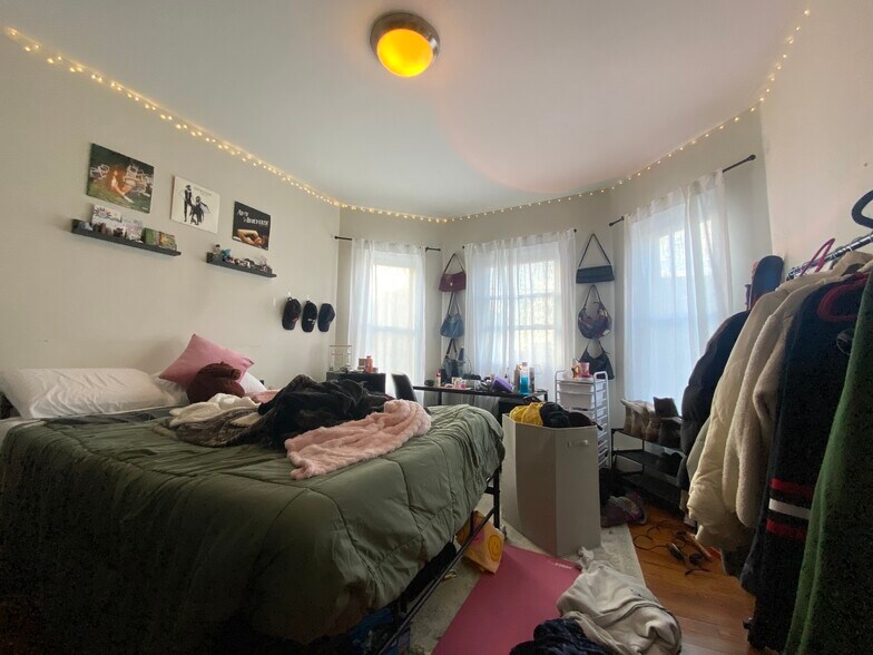 Building Photo - 14 Parker Hill Ave