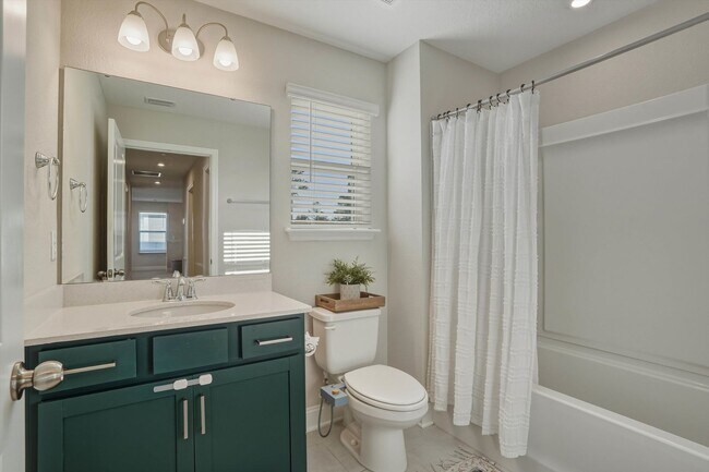 Building Photo - Beautiful Home