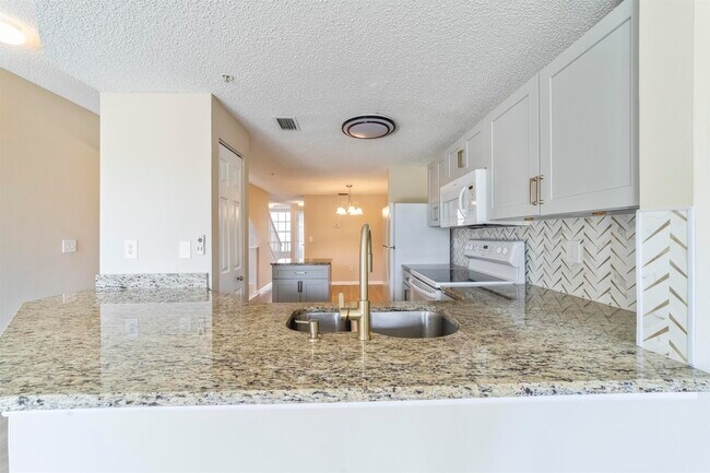Building Photo - 4000 Grande Vista Blvd