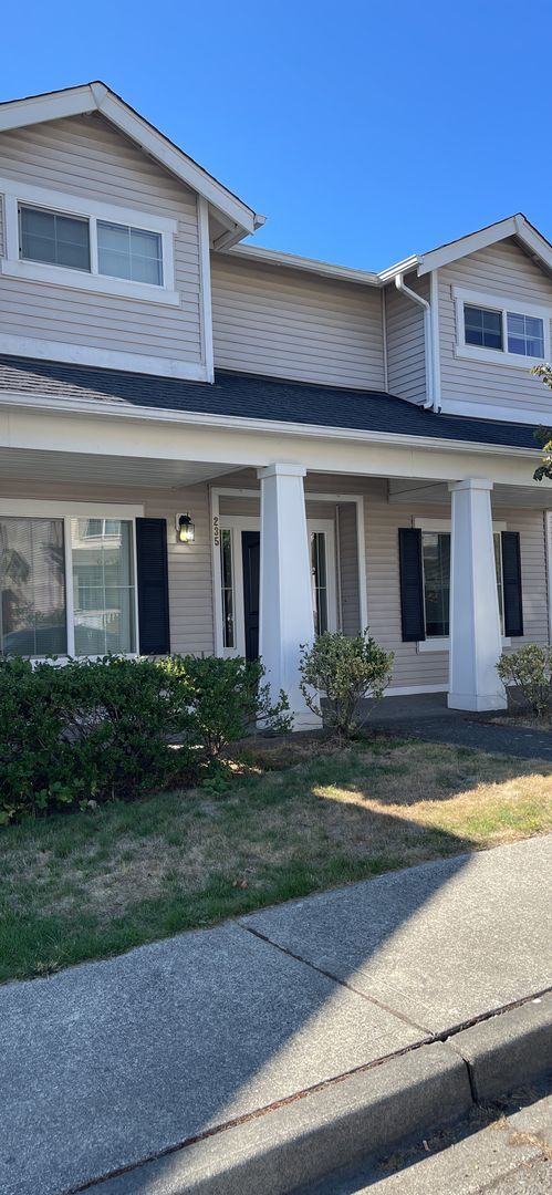 Building Photo - Beautiful 4 Bedroom 2.5 Bath in Liberty Ri...