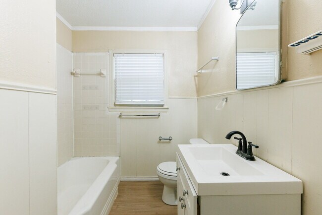 Building Photo - Charming Home Near Texas Tech – Modern Upg...