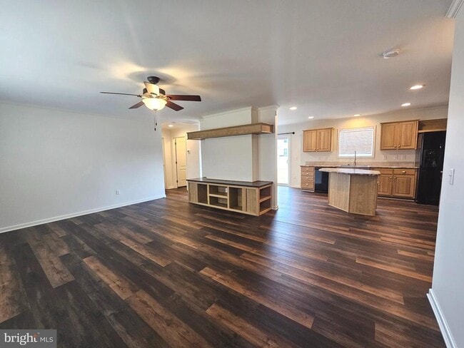 Building Photo - 86 Metz Dr