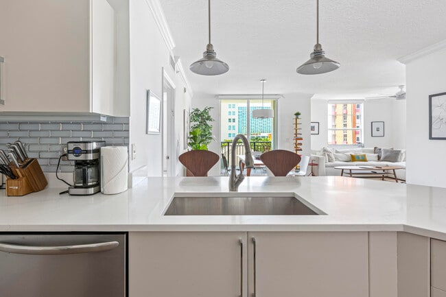 Building Photo - 600 S Dixie Hwy