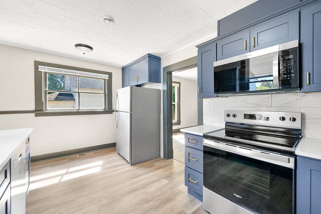 Building Photo - 4 Bedroom Home for Rent! Remodeled Home wi...