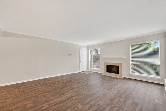 Building Photo - 3700 W Clay St