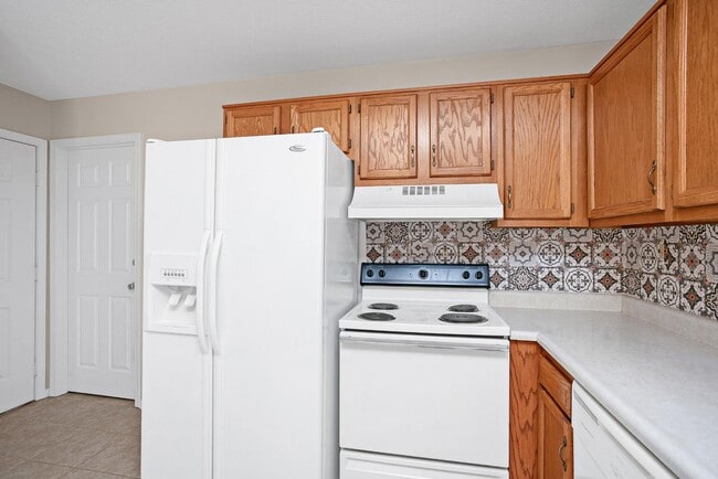 Building Photo - 707 Princeton Dr